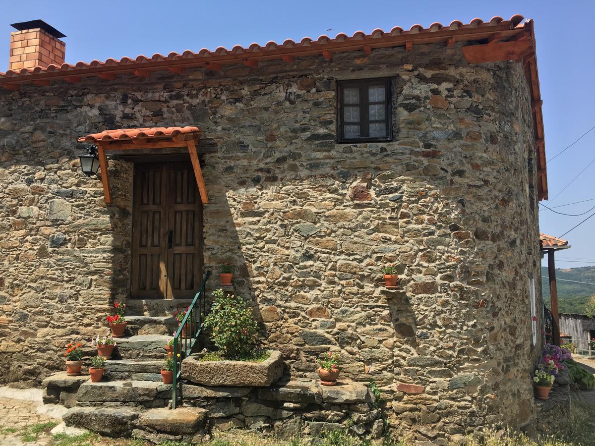 바라간카 Casa Da Bica Gondesende 게스트하우스 외부 사진